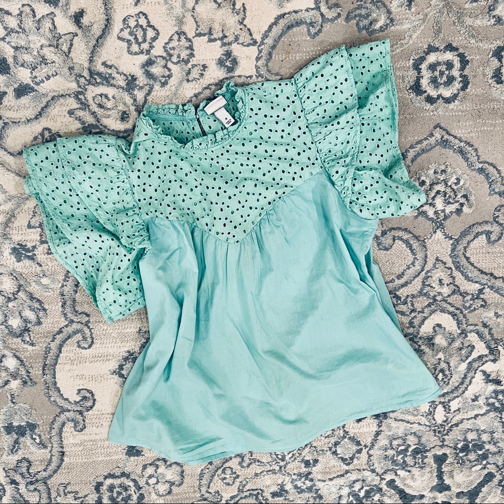 100% Cotton Eyelet Embroidery Shirt Sleeve Top